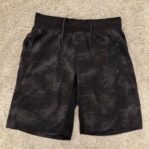 Lululemon T.H.E 9” Linerless Shorts Mens M Black Gray Drawstrings Pockets Active